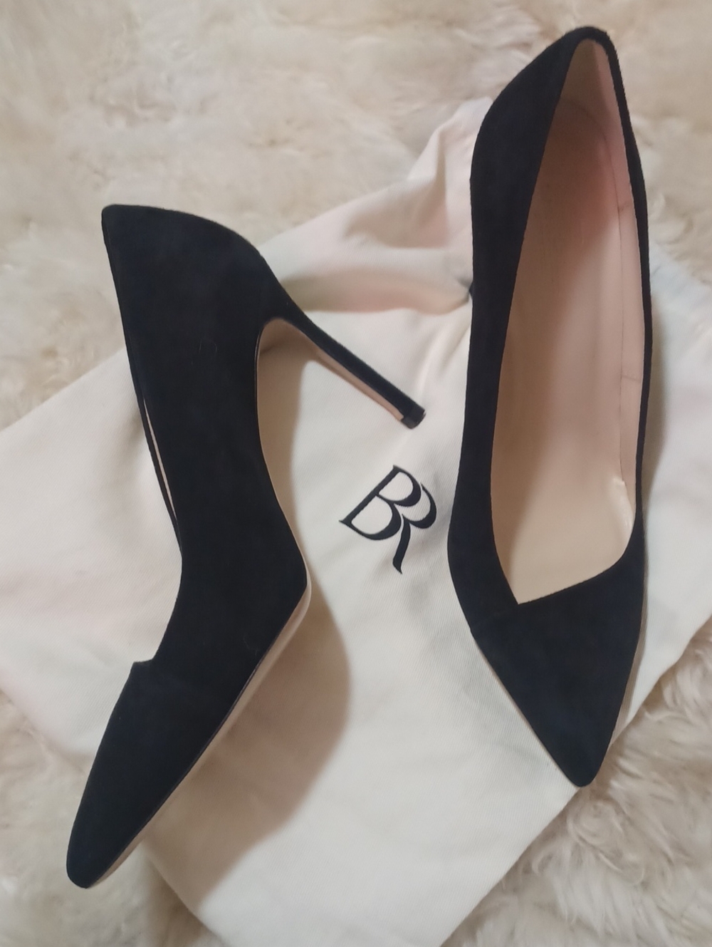 Banana Republic Black PointyToe Cleavadge Suede Stiletto Kitten Heel Pumps 9.5